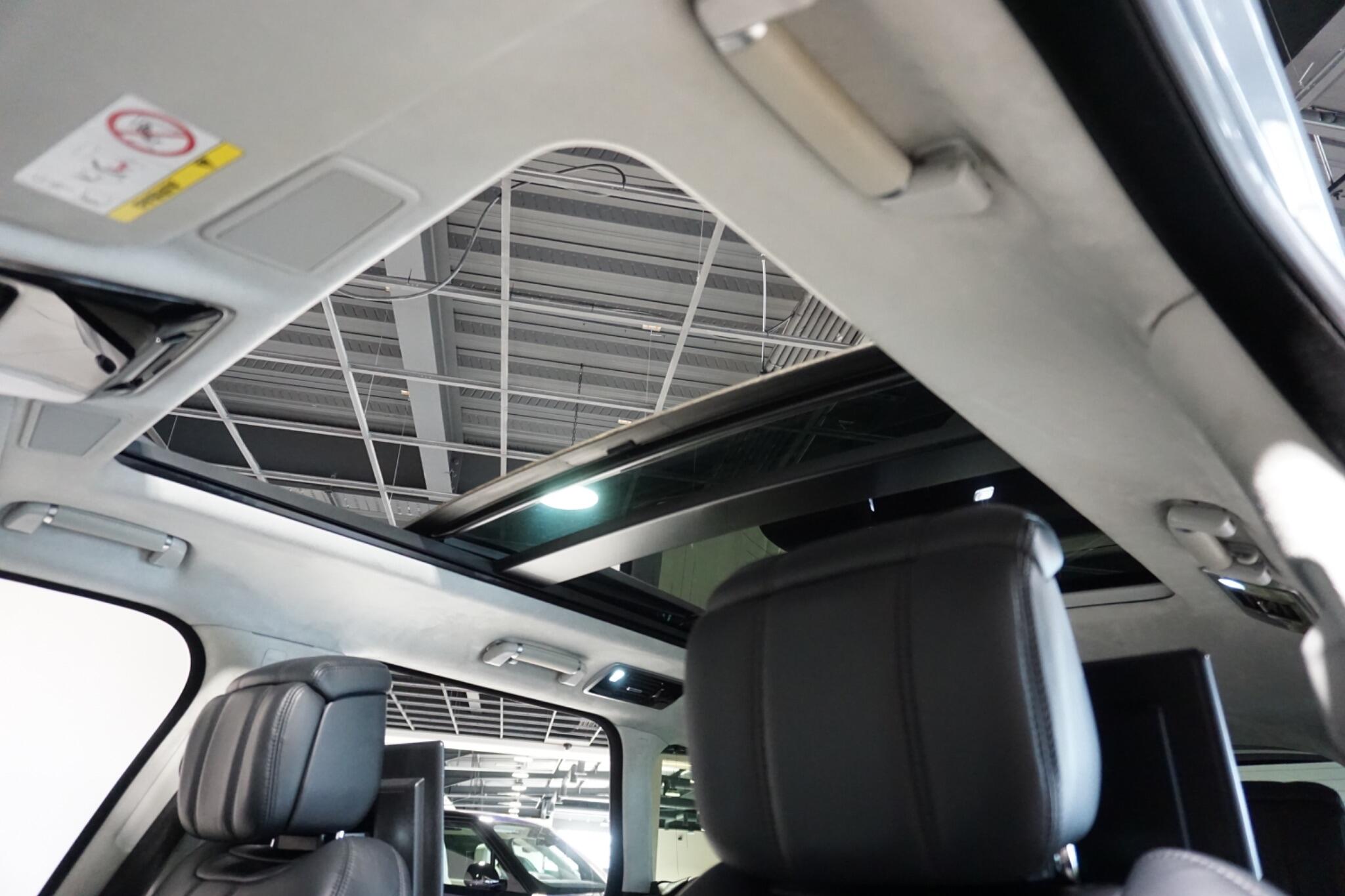 Land Rover Range Rover 2.0 P400e 13.1kWh Autobiography SUV 5dr Petrol Plug-in Hybrid Auto 4WD Euro 6 (s/s) (404 ps)